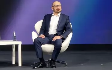 Демис Хасабис, основател на DeepMind (част от Google), изрази тревога, че интелигентните машини могат да бъдат използвани от “лоши играчи”.

