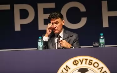 Борислав Михайлов може да продължи да дърпа конците във футбола ни зад кадър и след 15 март - дали чрез обжалвания или чрез послушен кандидат.