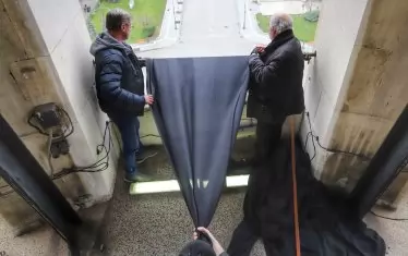 От камбанарията на "Ал. Невски" беше спуснат черен флаг.