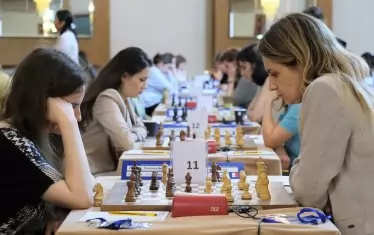 Белослава Кръстева (втората отляво)