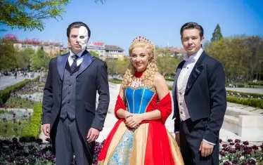 Надим Нааман, Джорджа Уилкинсън и Дъги Картър - Фантомът, Кристин и Раул.