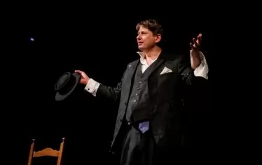 Френската критика определя кариерата на българина като забележителна.