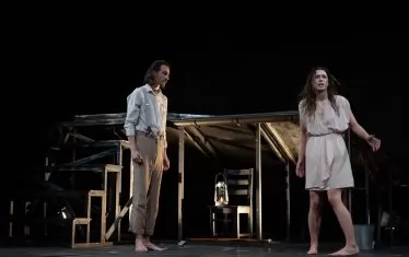   Психологическата проникновеност прави Туртенев предшественик на Чеховата драматургия.