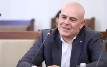 Адвокати скочиха срещу регистрирането на Иван Гешев като техен колега