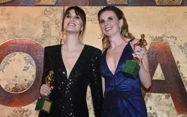  Най-добра водеща и поддържаща женска роля - Паола Кортелези и Емануела Фанели.