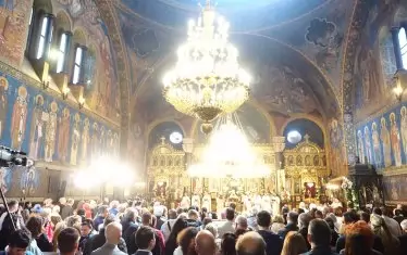  В първия ден на Възкресение Христово в митрополитския катедрален храм "Св. Неделя" в София бе отслужена вечерня, воглавена от дядо Григории.