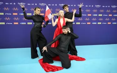  Представителката на Полша Луна.