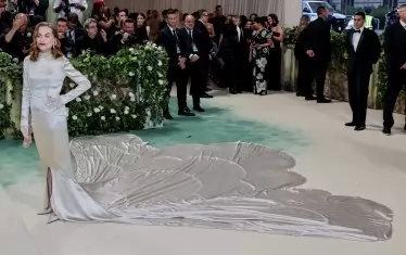 Изабел Юпер