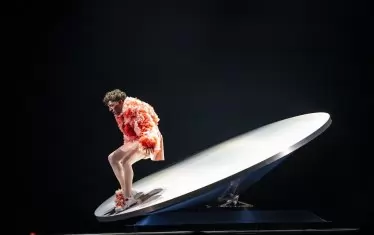 Швейцарският представител Немо е сочен за фаворит.