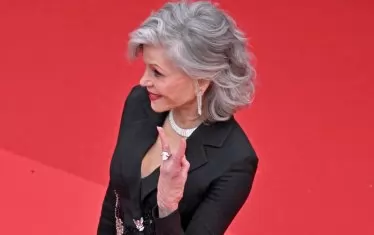  86-годишната Джейн Фонда показа зашеметяваща форма.