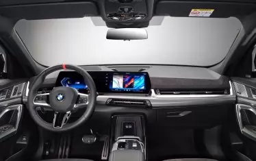Част от интериора на BMW X2.