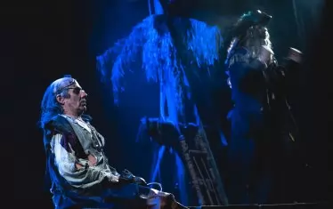  Пирати от две империи ще си съперничат за съкровището на Силвестър.