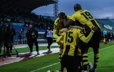 Футболистите на "Ботев" (Пд) ликуват след един от головете си срещу "Лудогорец" в паметния за пловдивчани финал.