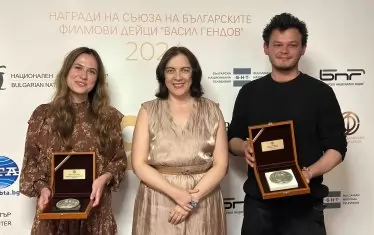 Златина Тенева, Иван Чертов и продуцентката Мартичка Божилова - с отличията на "Една провинциална болница".