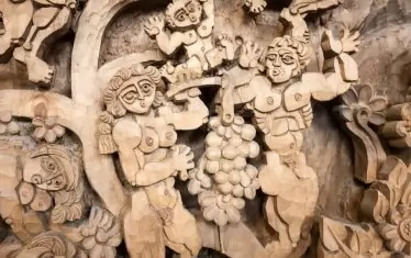 Фрагмент от мащабната композиция на Антон Дончев "Любовта на слънцето".