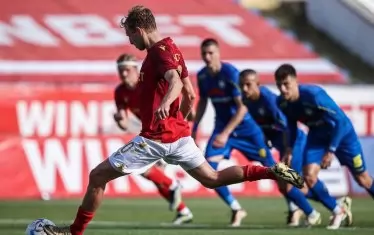 Изпуснатата дузпа на норвежкия халф на "ЦСКА-София" Джонатан Линдсет в 43-ата минута.