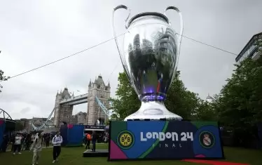 В Лондон от няколко дни се усеща наближаването на финала в Шампионската лига, като на ключови места из британската столица са разположени фензони и символи, свързани с утрешния мач на "Уембли".