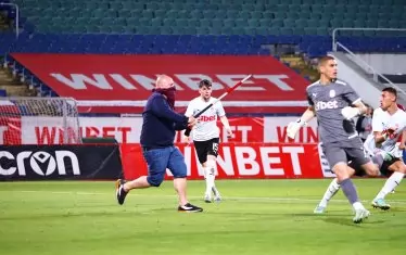 Грозните сцени по време на плейофа за квота за Лигата на конференцията между "ЦСКА-София" и "ЦСКА 1948" бяха един от най-срамните моменти във футбола ни през годината.