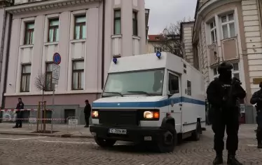 19 февруари 2020 г. От помещения на ул. "Московска" в София се изземват предмети с белези на движими културни ценности, собственост на Васил Божков. Тогава беше обявено, че ще бъде назначена археологическа експертиза. Повече нищо не се е чуло за това. Освен че няма квалифицирани експерти и такива ще се търсят в чужбина.