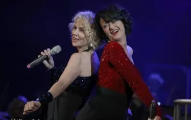  С Милена Маркова - две пеещи актриси.