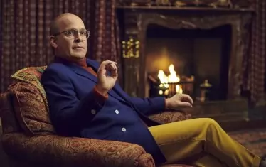  Актьорът Том Холандър в ролята на Труман Капоти