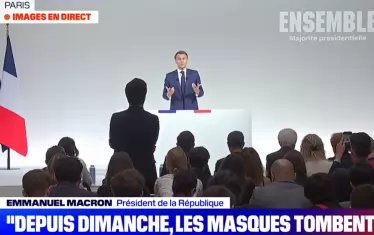 Журналистите зададоха много въпроси и президентът не бързаше да си тръгне, защото използва пресконференцията, за да даде насоки на започващия предизборен дебат.