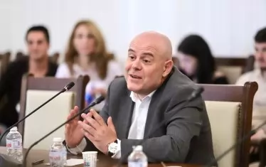 Гешев стана адвокат на подсъдимия за плагиатство Петър Илиев