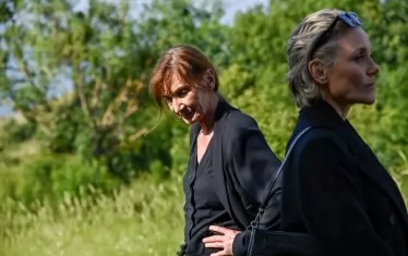  Пред камерата - Мария Каварджикова и Койна Русева.