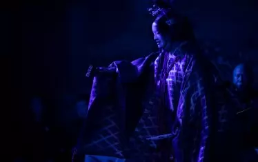  Сцена от представлението.