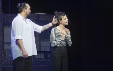 Лилия Илиева и Калоян Николов в ролите на Моли и Сам.