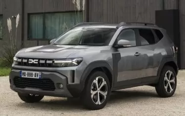 Третият модел, който се предлага под 50 000 лв., е любимият на все повече българи Dacia Duster.