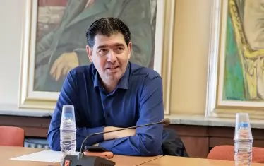 Изгонен от Нинова партиен кадър се върна начело на БСП-София