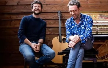  Майкъл Лийг и Бил Лорънс