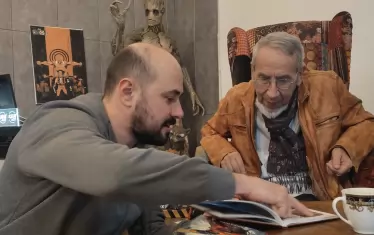  Любомир Николов (вдясно) на представяне на своя книга.