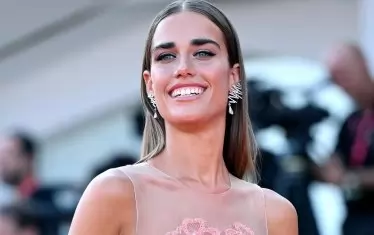  Певицата Клара