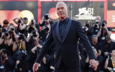  Майкъл Кийтън