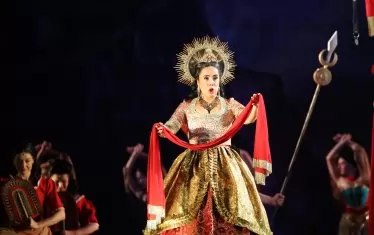  Лара Мартинс като Карлота - момент от костюмната репетиция.