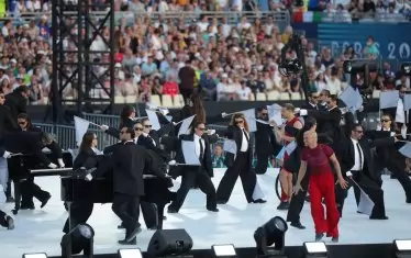  Този път откриването беше на една постоянна сцена