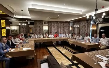  ЦОБ на ДПС се събра да изключи осмина от ръководителите на ДПС-Пеевски