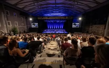  Зрителите са изпълнили до краен предел фестивалната зала.