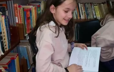 Читател се става бавно и с постоянство.