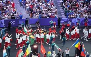 Българската делегация минава по време на парада