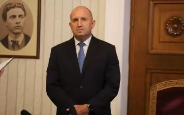Радев внесе предложението си за референдум за еврото