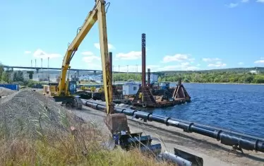  Ремонтните съоръжения стоят от доста време на брега.