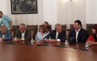 Партньорите на БСП са предимно напуснали или изгонени бивши членове на партията.