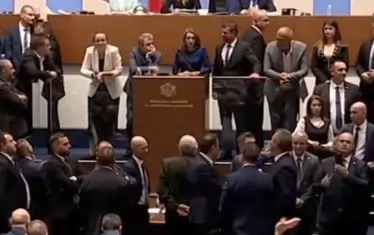 Тежката блокада на "Възраждане" и ИТН.