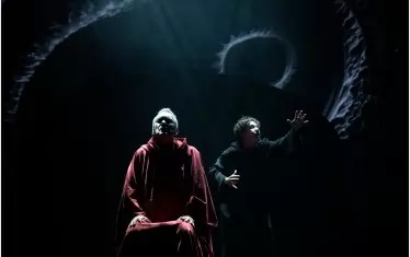 Обобщен образ на свещеник (Пламен Димитров) и Йоан Богослов (Димитър Стойнов)