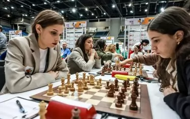 Гергана Пейчева (вляво) и Белослава Кръстева отново играха на четвърта и трета дъска за България.