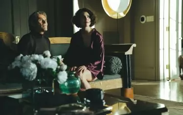 Маргарет Куоли най-сетне с по-съществена роля и леко линчовско излъчване.