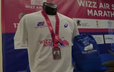 Медалът с изображението на Народното събрание, който ще получат всички участници, успешно завършили основните дистанции.